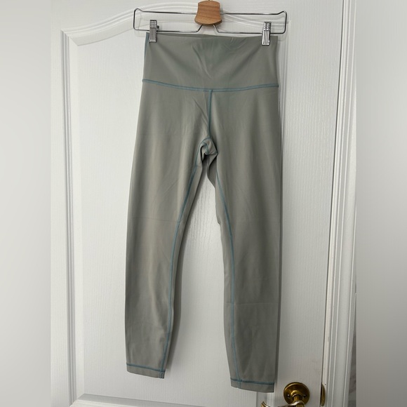 Lululemon Wunder Train 25" High-Rise Leggings - Picture 2 of 5